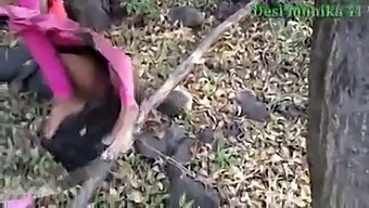 Desi Girlfriend Gets Fucked In A Jungle Setting