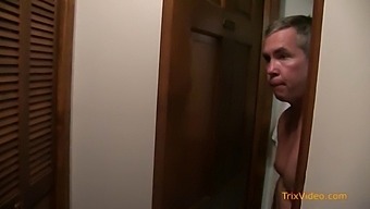 Intensiivistä Seksiä Kälyn Kanssa Eri Asennoissa