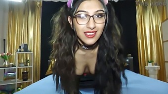 Desi, Si Skutočne Úžasný A Sexuálne Nadšený Partner
